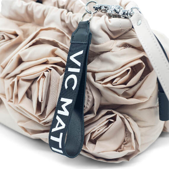 Rose Small<br />Small bag with roses on the front in powder pink