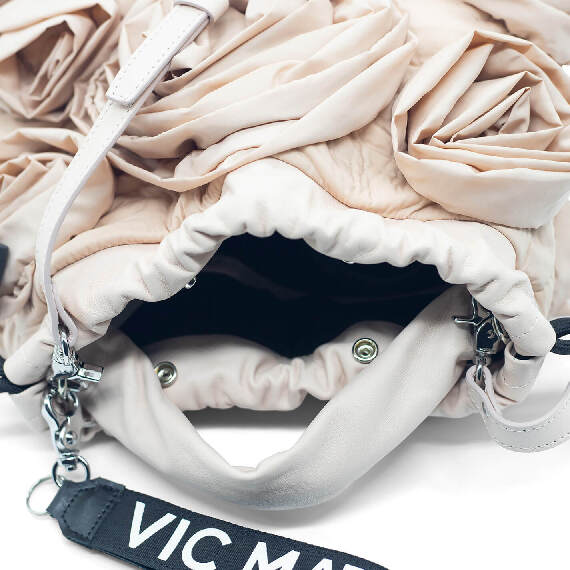 Rose Small<br />Small bag with roses on the front in powder pink