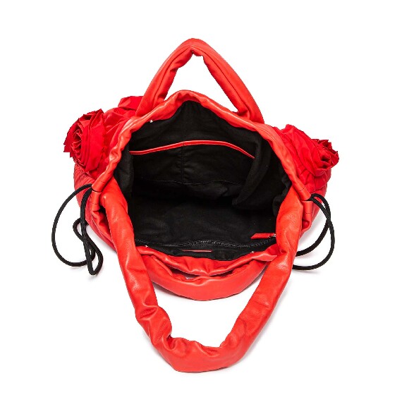 Rose Big<br />Maxi bag with roses on the front in red