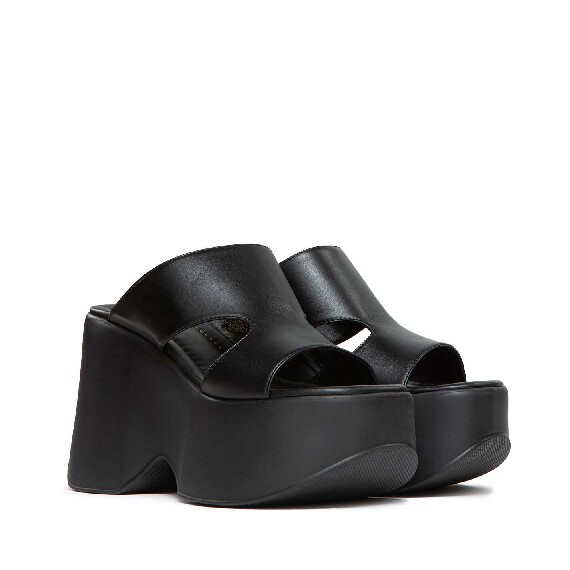 Black Yoko slipper with side openings