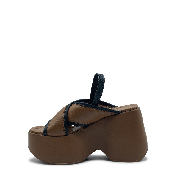 Yoko leather/black slipper