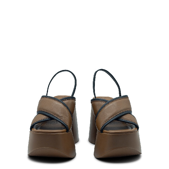 Yoko leather/black slipper