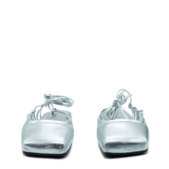 Square closed silver sabot 