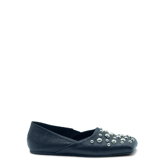 Square closed black slipper