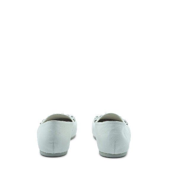 Square closed cream slipper