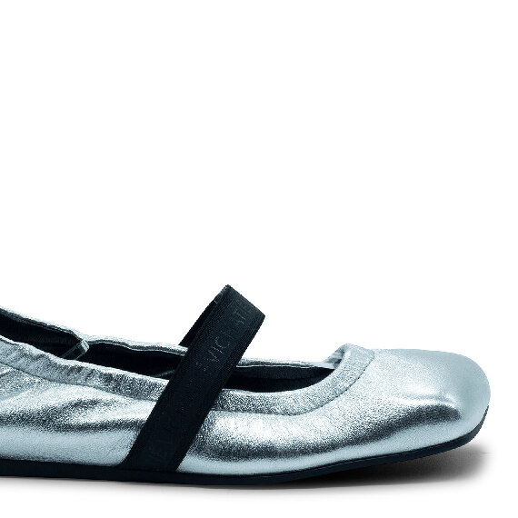 Square closed silver Ballerina 