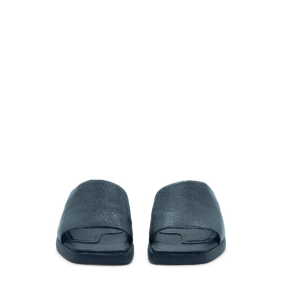 Boulder black slipper