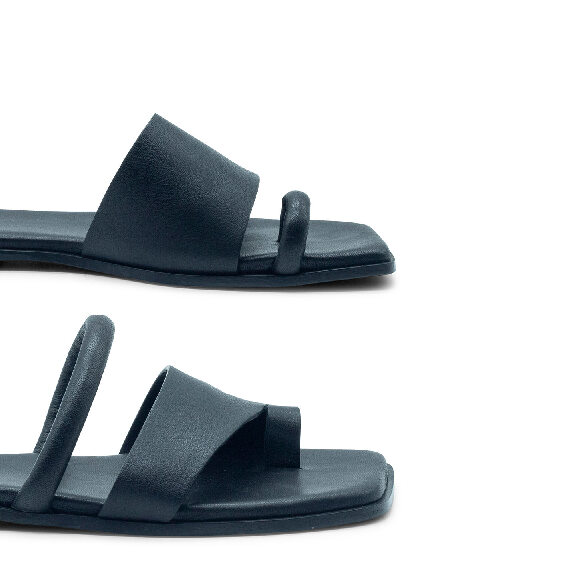 Square open  comby monofinger black slipper
