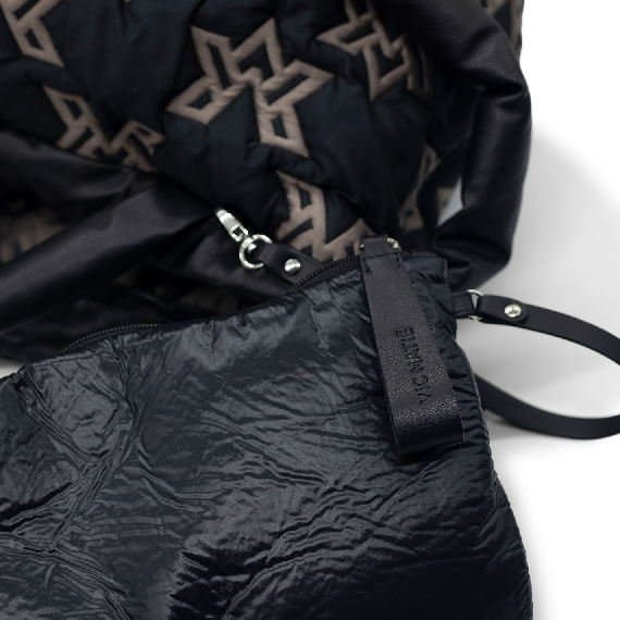 Penelope Vm<br/>Sacca nylon nero e tortora logata 