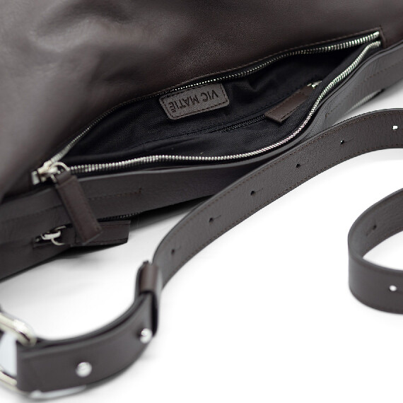 Abigail<br/>Dark brown half-moon bag  