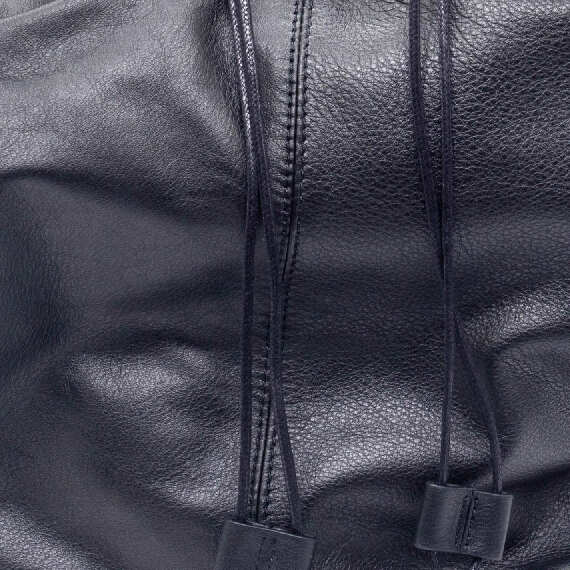 Dafne<br/>Black double-handle shopper  