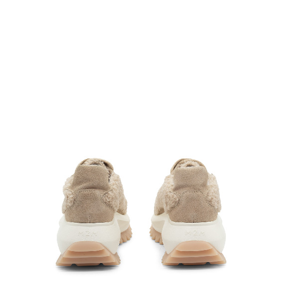 D22 Running – Powder pink faux fur shoe  