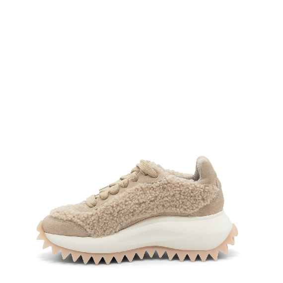 D22 Running – Powder pink faux fur shoe  