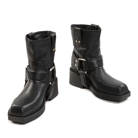 F06 Fray – Black gaucho ankle boot  