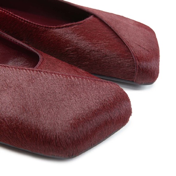 G34 Square – Bordeaux pony hair pleated ballerina  