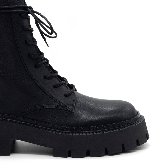 H04 Bob – Black combat boot  